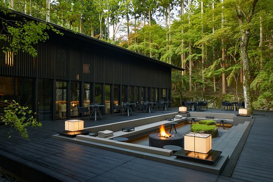 Quiet luxury - Thanh lịch kín đáo, trải nghiệm tinh tế: Xu hướng toàn cầu và đang tản sáng tại Việt Nam - Ảnh 2.