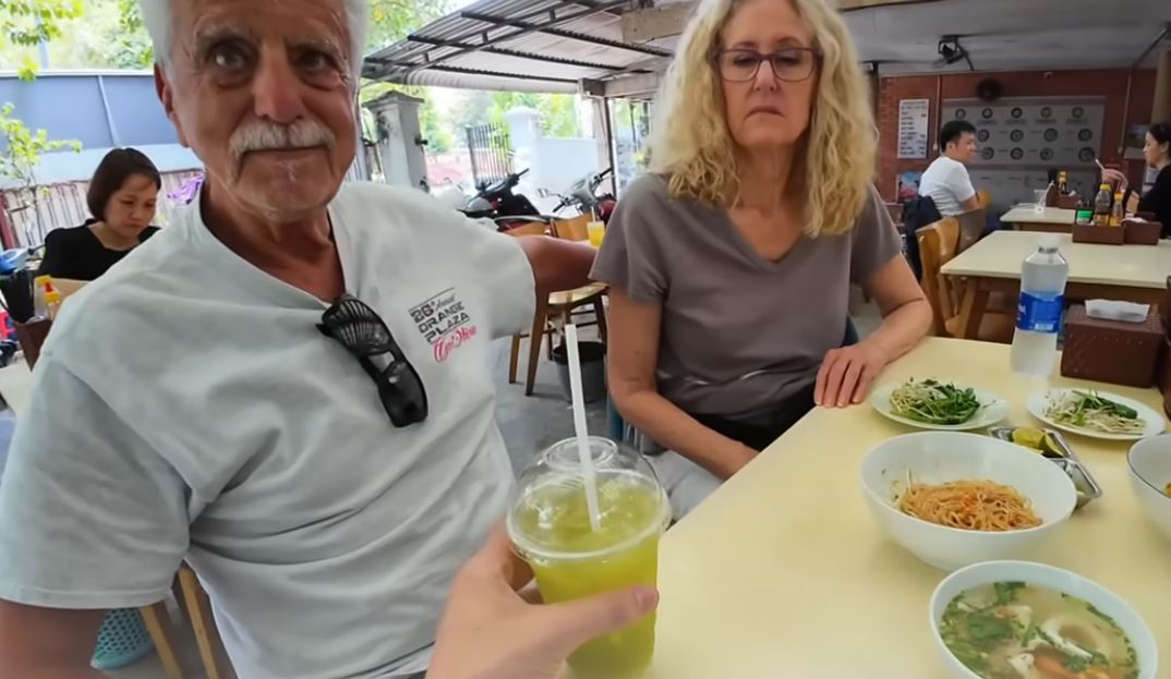 Khách Tây thích mê 1 đồ uống Việt Nam, thốt lên ‘ngon tuyệt, phải mang về Mỹ’- Ảnh 1.