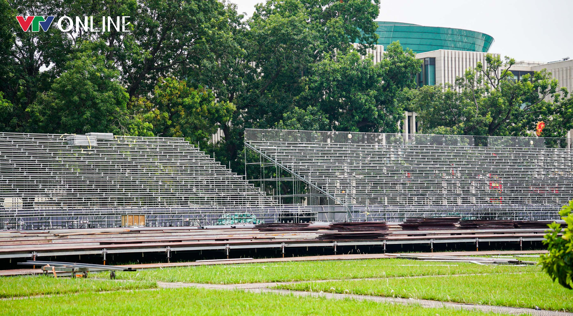 Toàn cảnh khán đài 30.000 chỗ phục vụ đại lễ Quốc khánh 2/9 tại Quảng trường Ba Đình  - Ảnh 12.