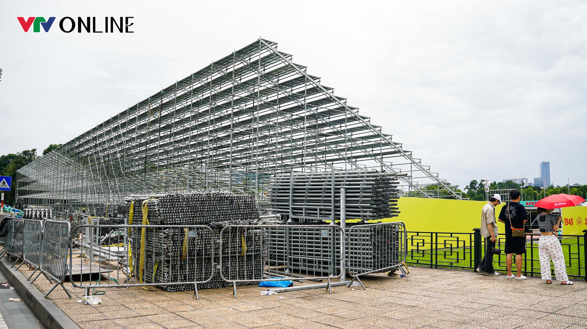 Toàn cảnh khán đài 30.000 chỗ phục vụ đại lễ Quốc khánh 2/9 tại Quảng trường Ba Đình  - Ảnh 11.