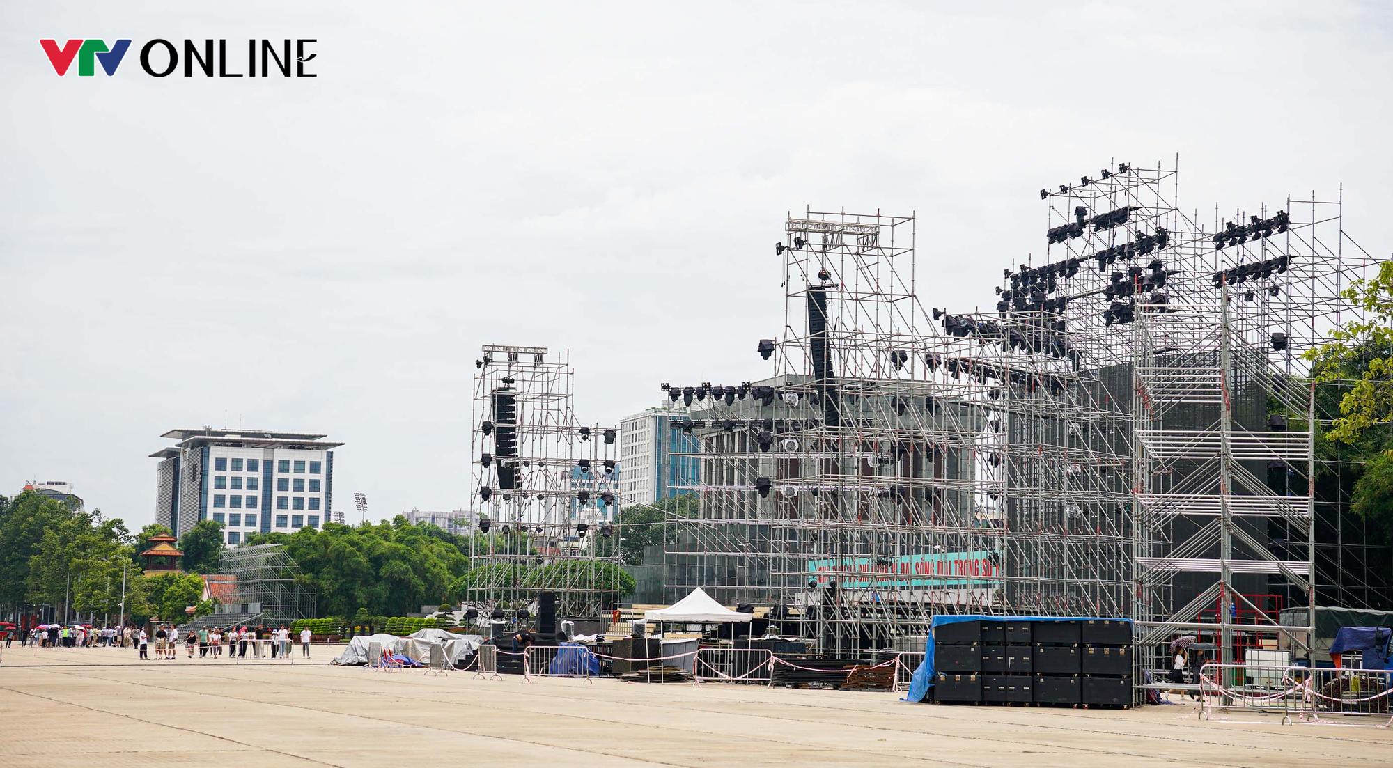 Toàn cảnh khán đài 30.000 chỗ phục vụ đại lễ Quốc khánh 2/9 tại Quảng trường Ba Đình  - Ảnh 13.