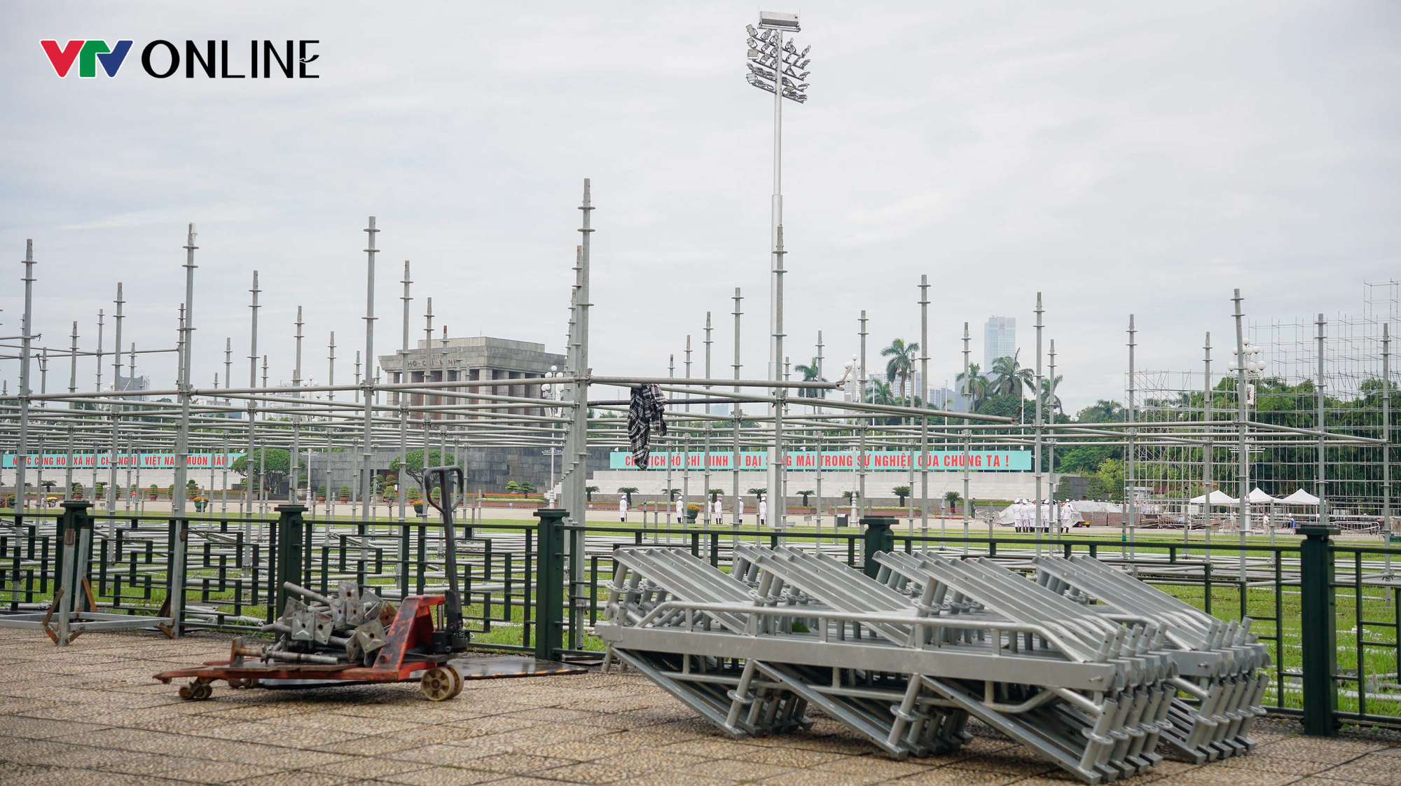 Toàn cảnh khán đài 30.000 chỗ phục vụ đại lễ Quốc khánh 2/9 tại Quảng trường Ba Đình  - Ảnh 6.