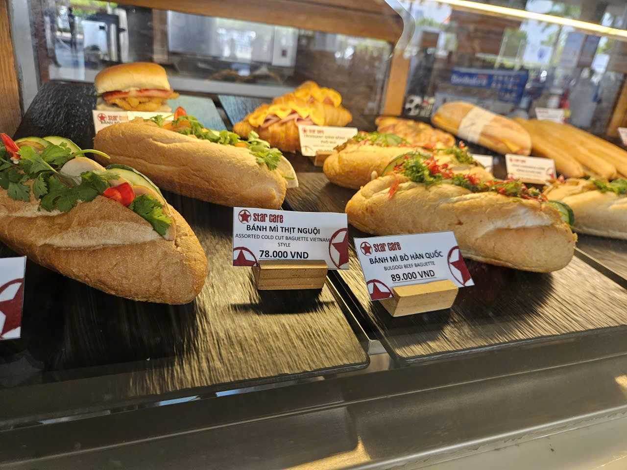 Giá mì gói ở sân bayở sân bay khiến hành khách ngao ngán,  - Ảnh 4.