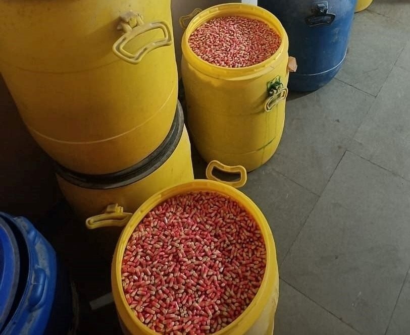 Điều tra suốt 2 tháng, triệt phá đường dây sản xuất thuốc giả, thu giữ gần 200 kg thuốc nhái Panadol, Johnson & Johnson, GSK…- Ảnh 1.