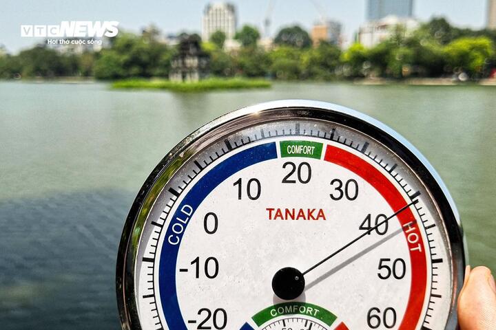 Dự báo thời tiết 8/8: Miền Bắc nắng nóng trở lại, vùng áp thấp đi vào Biển Đông- Ảnh 1.