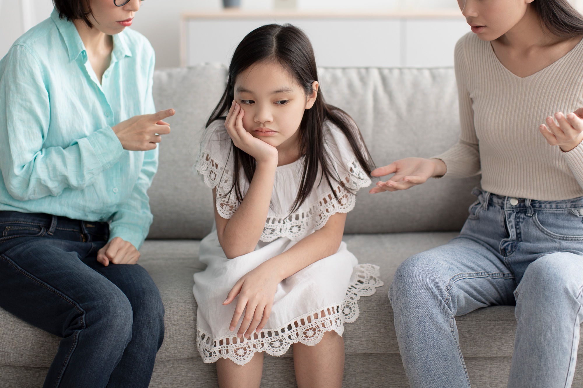 Một ngày kia con lạnh lùng quay lưng, cha mẹ sẽ nhận ra đã bỏ qua 6 dấu hiệu này- Ảnh 1.