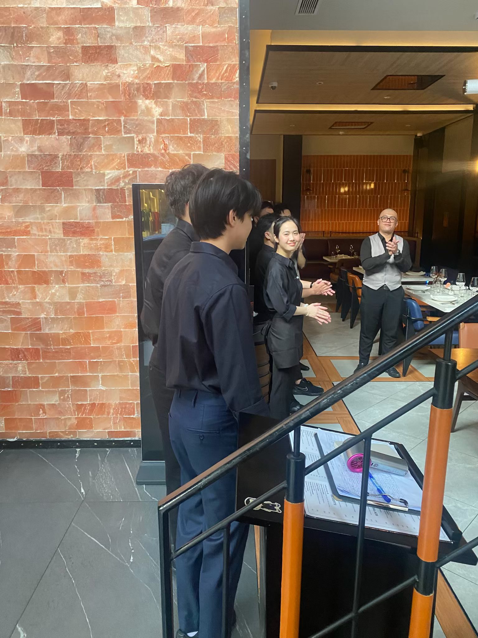 Cậu cả Subeo đến tập đoàn của gia đình thực tập, nhìn chi tiết này thực sự phải khéo Cường Đô La khéo dạy!- Ảnh 4.