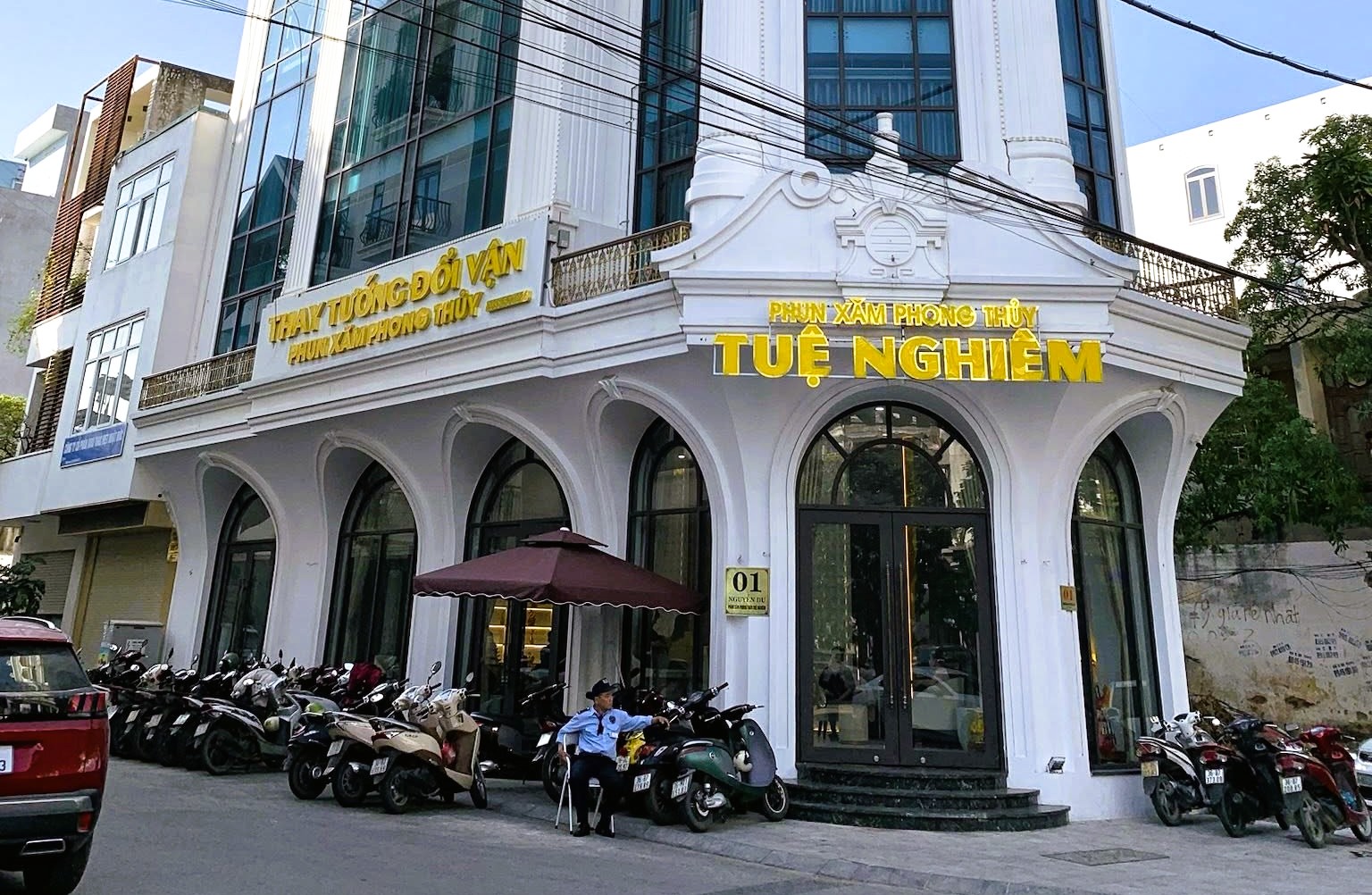 Tìm bị hại trong vụ án hình sự tại cơ sở "phun xăm phong thủy đổi vận"- Ảnh 1. Tìm bị hại trong vụ án hình sự tại cơ sở "phun xăm phong thủy đổi vận"- Ảnh 1.
