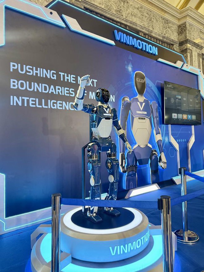 Robot hình người 'Made in Vietnam' của tỷ phú Phạm Nhật Vượng xuất hiện thực tế, nhảy chào mừng sinh nhật Tập đoàn Vingroup- Ảnh 4.