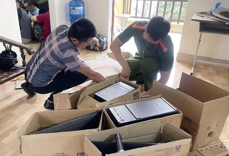 Phá đường dây mua bán hơn 300.000 tài khoản cá nhân để lừa đảo trên không gian mạng- Ảnh 3.