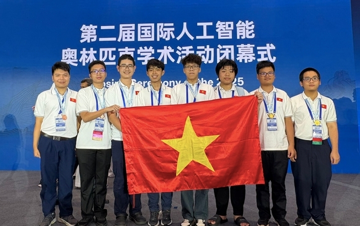 8 học sinh Việt Nam giành 7 huy chương Olympic AI quốc tế- Ảnh 1.