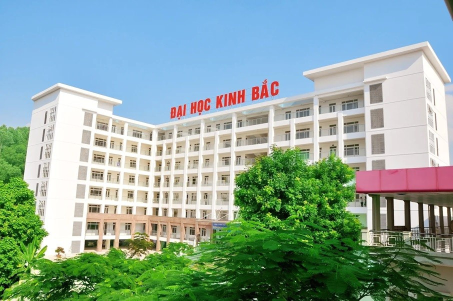 Trường Đại học Kinh Bắc bị phạt 360 triệu đồng, dừng hoạt động hàng loạt ngành đào tạo- Ảnh 1.