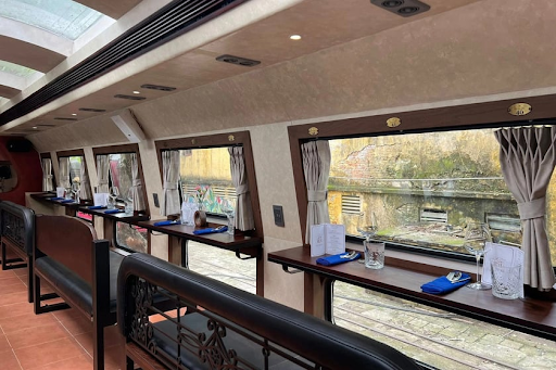 Đúng 19/8, đoàn tàu 2 tầng đầu tiên tại Hà Nội khởi hành: Không gian sang xịn như khách sạn, mỗi ngày có 3 chuyến- Ảnh 3.