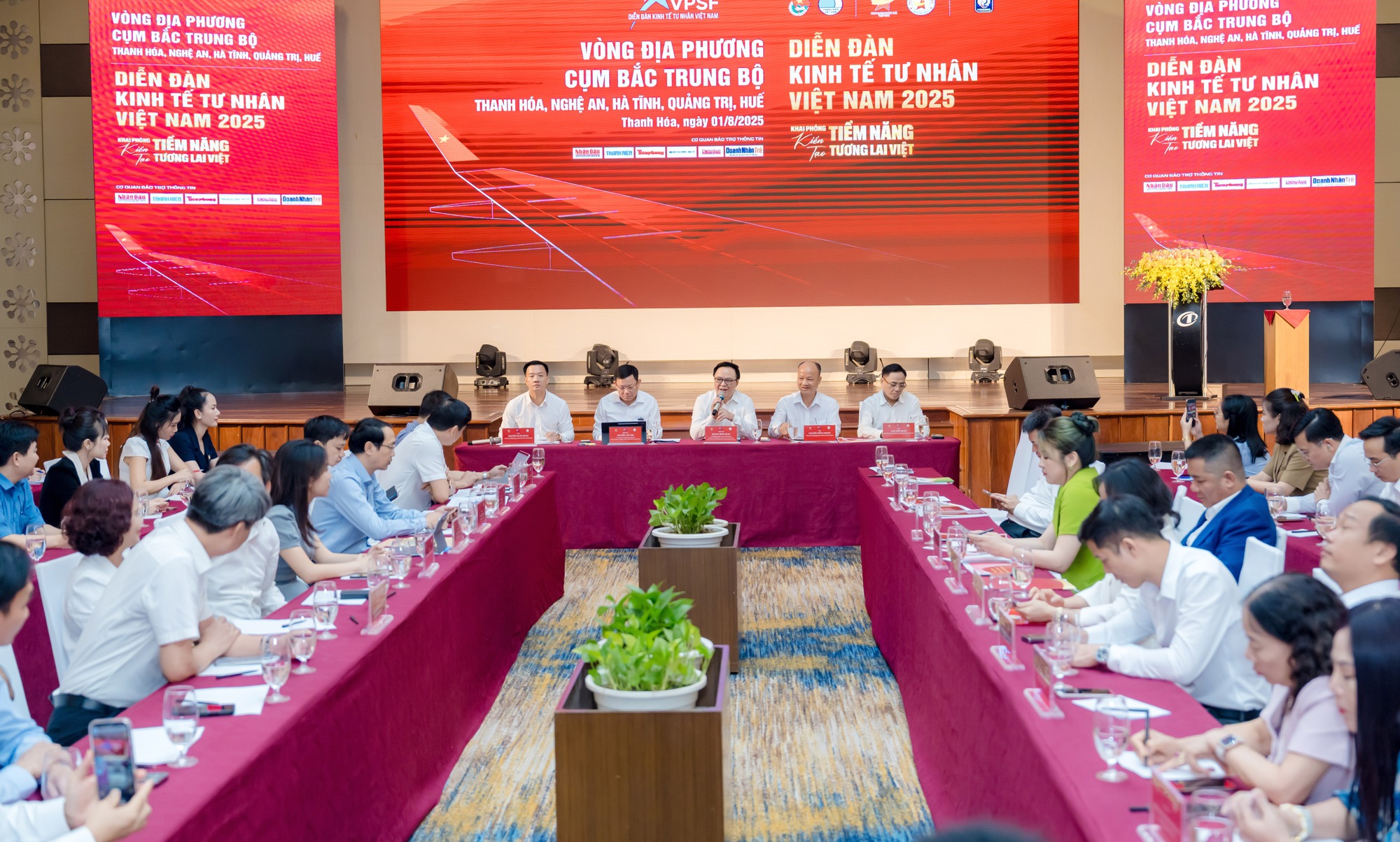 Hàng trăm kiến nghị từ doanh nghiệp tại vòng địa phương Diễn đàn Kinh tế tư nhân 2025: Nhiều vấn đề được xử lý ngay- Ảnh 1.