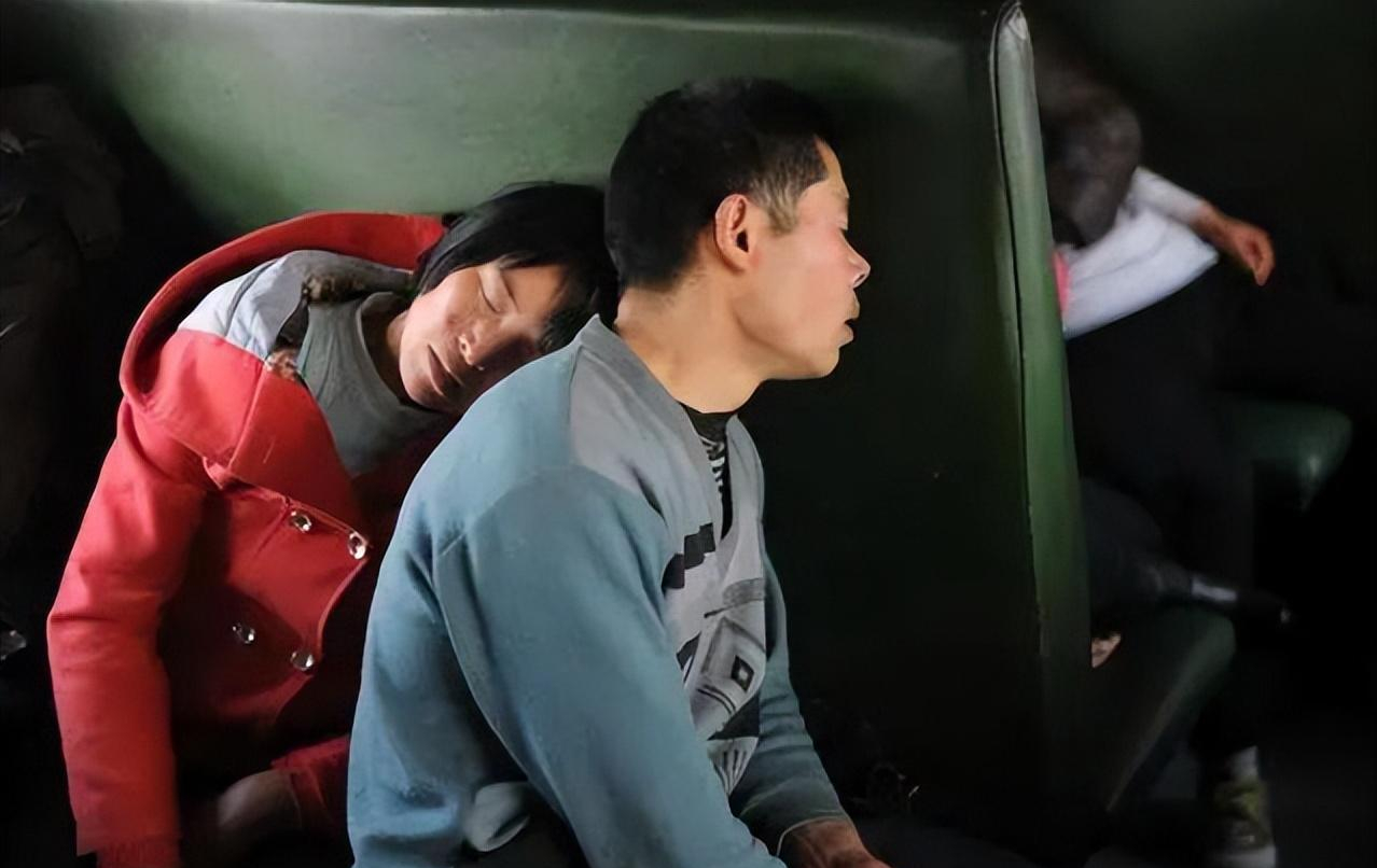 Những bậc cha mẹ về già cô đơn thường mắc chung 6 lỗi: Không sửa sớm, tương lai hối hận không kịp- Ảnh 1. Những bậc cha mẹ về già cô đơn thường mắc chung 6 lỗi: Không sửa sớm, tương lai hối hận không kịp- Ảnh 1.