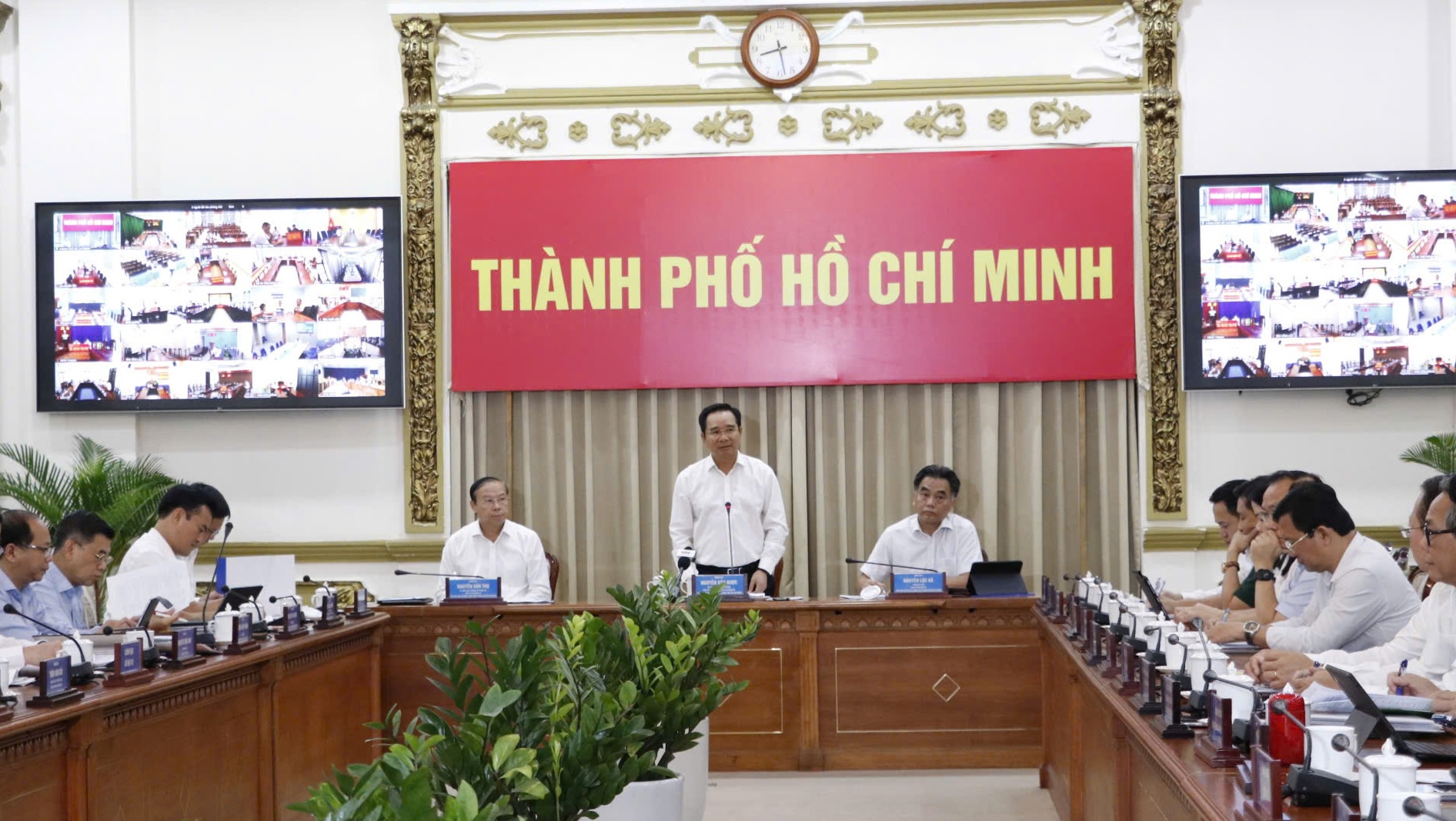 Chuyên gia góp ý: Nếu không hấp thụ nhanh, dòng vốn sẽ rời TP HCM - Ảnh 1. Chuyên gia góp ý: Nếu không hấp thụ nhanh, dòng vốn sẽ rời TP HCM - Ảnh 1.