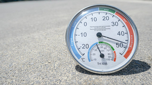 Hà Nội nắng nóng gay gắt trên 38°C, cả nước 10 ngày tới nhiều nơi mưa to- Ảnh 4.