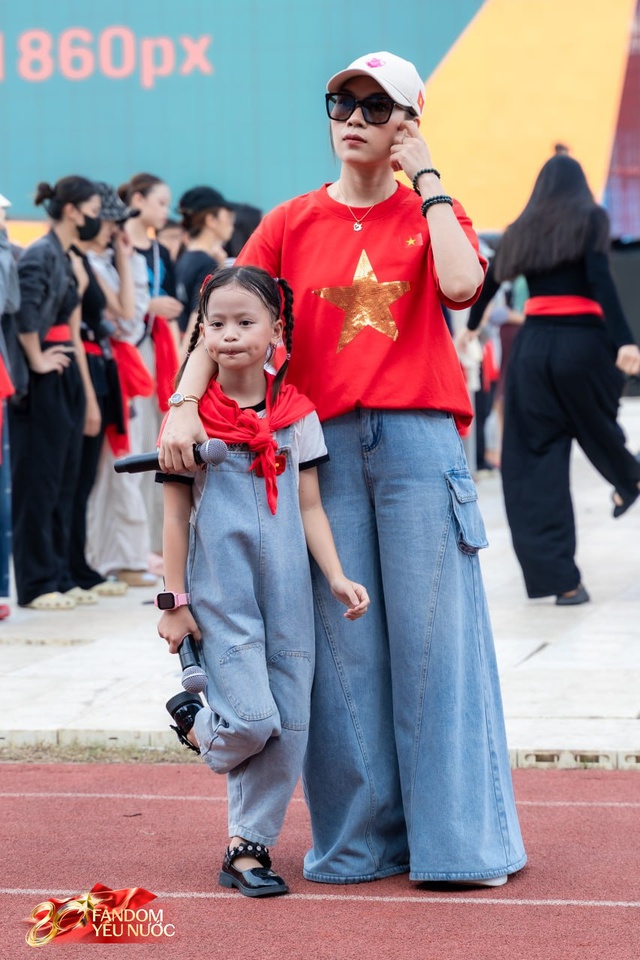 Giọng ca nhí cùng Mỹ Tâm hát Tiến Quân Ca ở Quảng trường Ba Đình vào Đại lễ 2/9 là ai?- Ảnh 2.