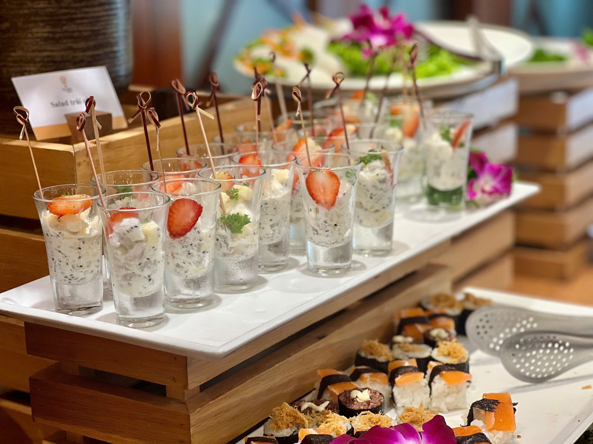 Buffet chay ở TP HCM đắt khách dịp lễ 2-9 - Ảnh 4.