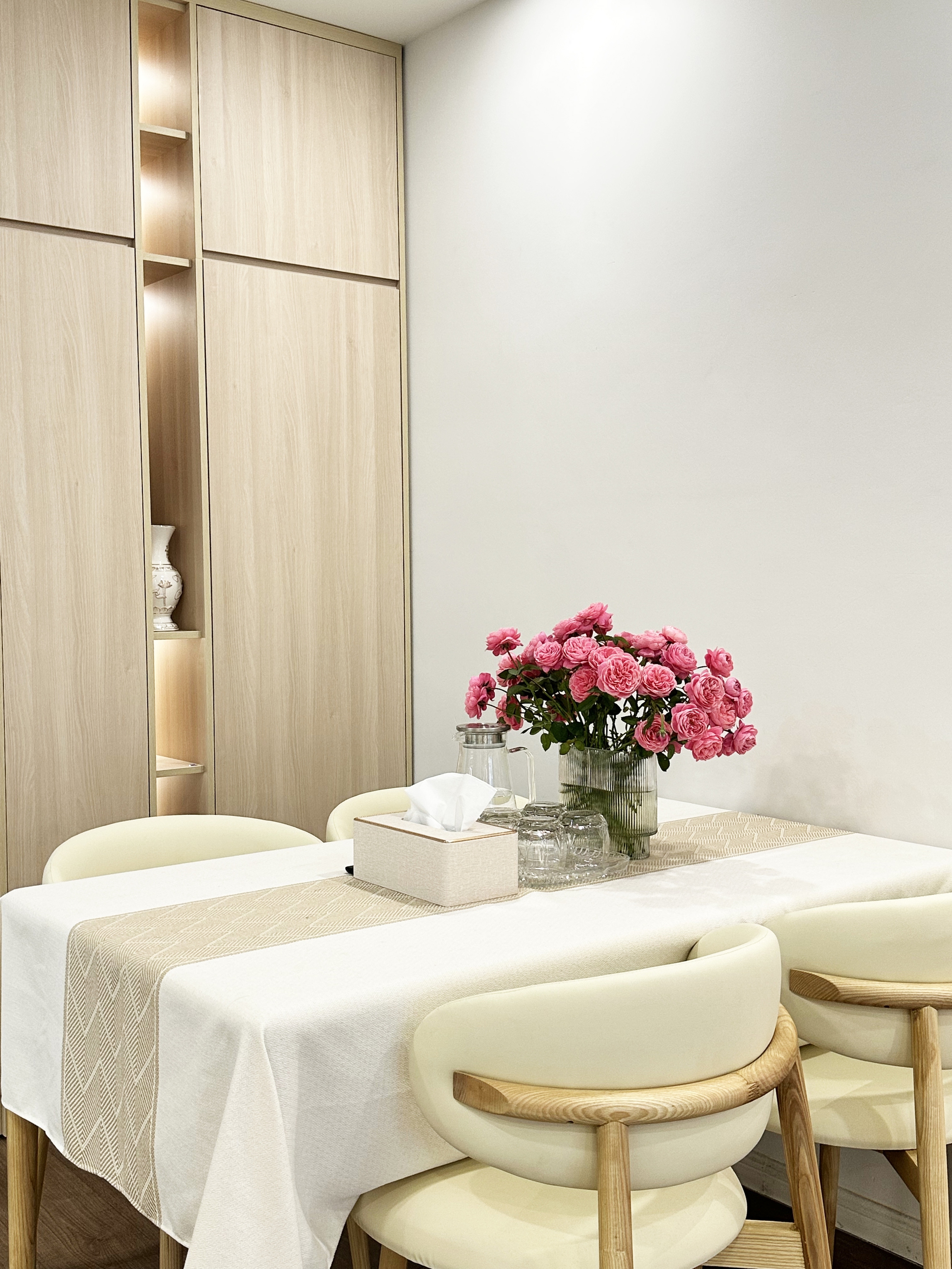 Căn hộ 80m² của vợ chồng trẻ ở Hà Nội: Gọn gàng, hiện đại và "chanh sả" chẳng kém homestay cao cấp, hoàn thiện chỉ 289 triệu đồng- Ảnh 11.