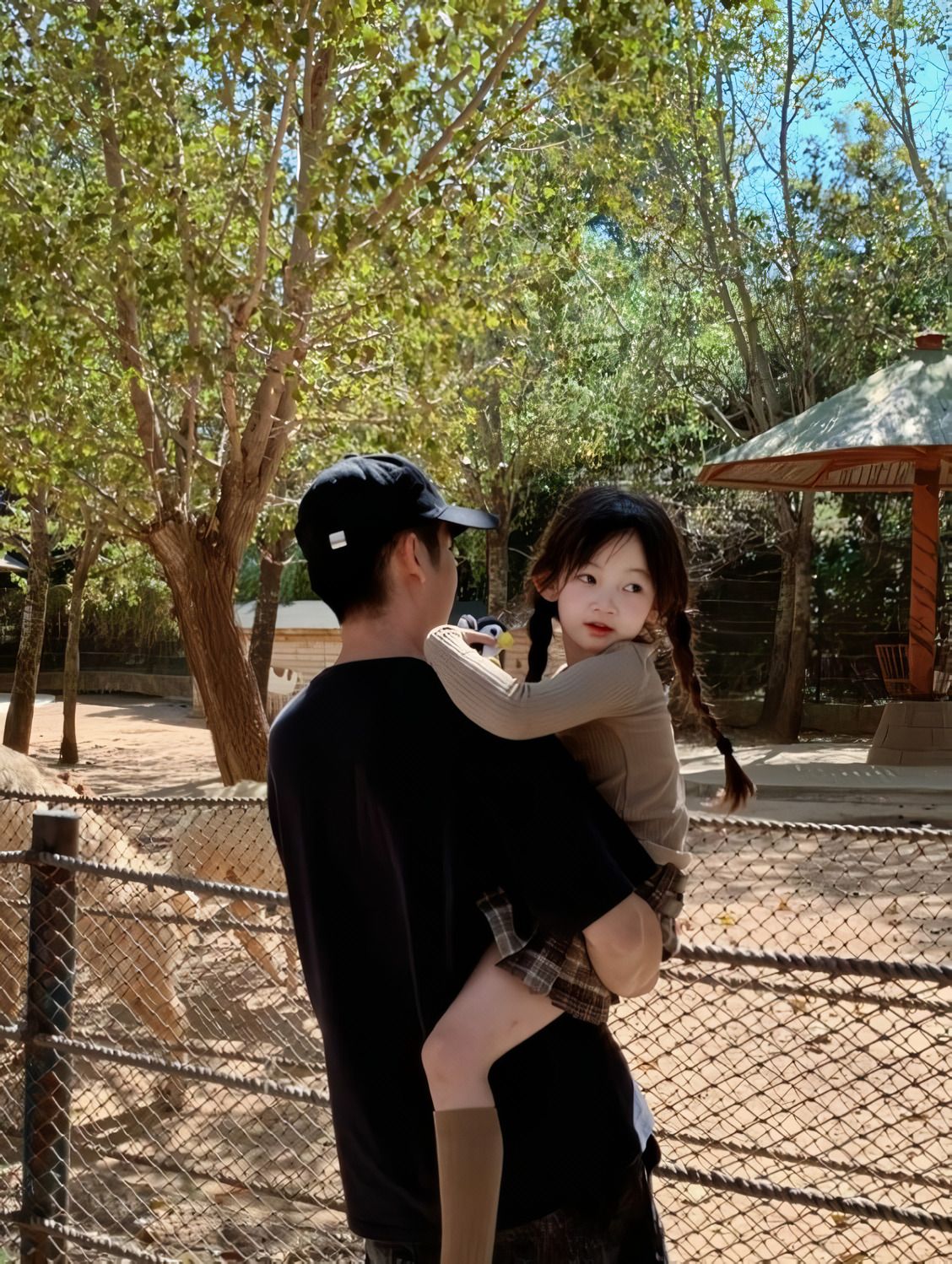 Đừng để mỗi mình mẹ dạy con nữa vì có 5 việc bố làm tốt hơn nhiều: Thề đấy!- Ảnh 1.