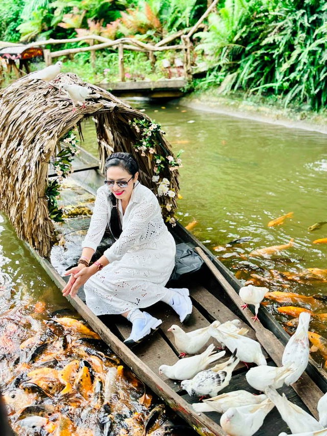 Đệ nhất mỹ nhân Việt sở hữu nhà vườn 3000m2 ở TP.HCM, cát xê 30 cây vàng, 53 tuổi không lấy chồng- Ảnh 4.