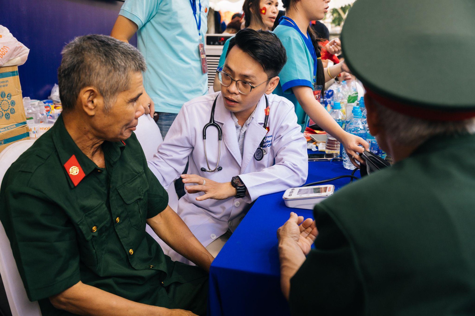 Dấu ấn Long Châu tại A80: Lan tỏa yêu thương, sẻ chia, gắn kết dân tộc- Ảnh 3.
