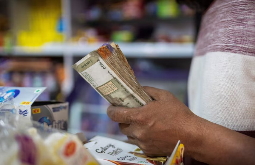 Đồng tiền của nền kinh tế lớn thứ 3 châu Á giảm mạnh, sát đáy lịch sử, chờ quyết định từ ông Trump- Ảnh 1.