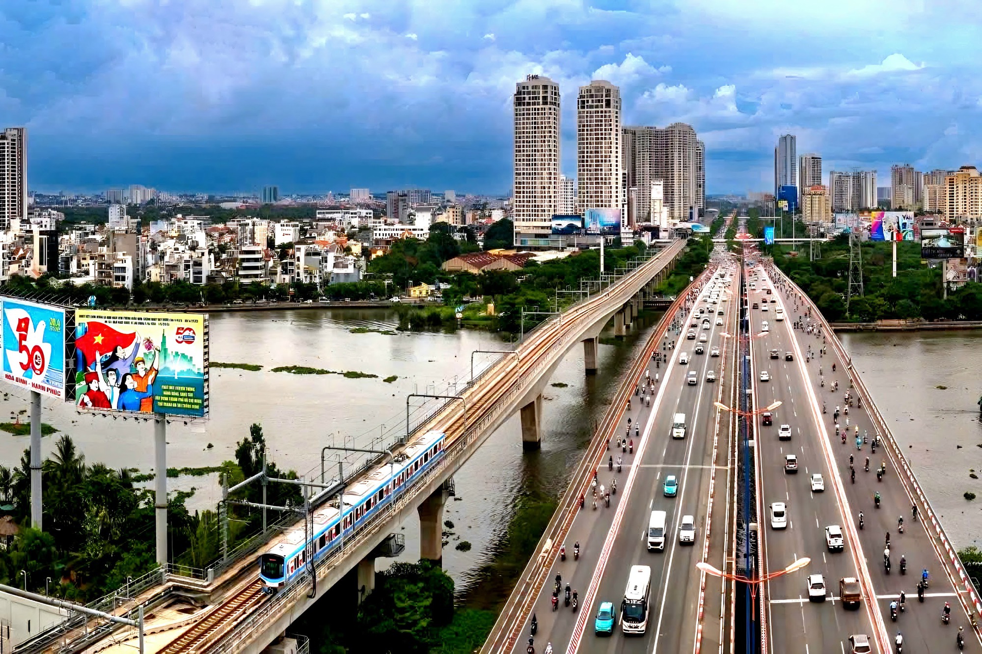 Giá nhà TP.HCM liên tục leo thang, cơ hội nào cho người trẻ? - Ảnh 1. Giá nhà TP.HCM liên tục leo thang, cơ hội nào cho người trẻ? - Ảnh 1.