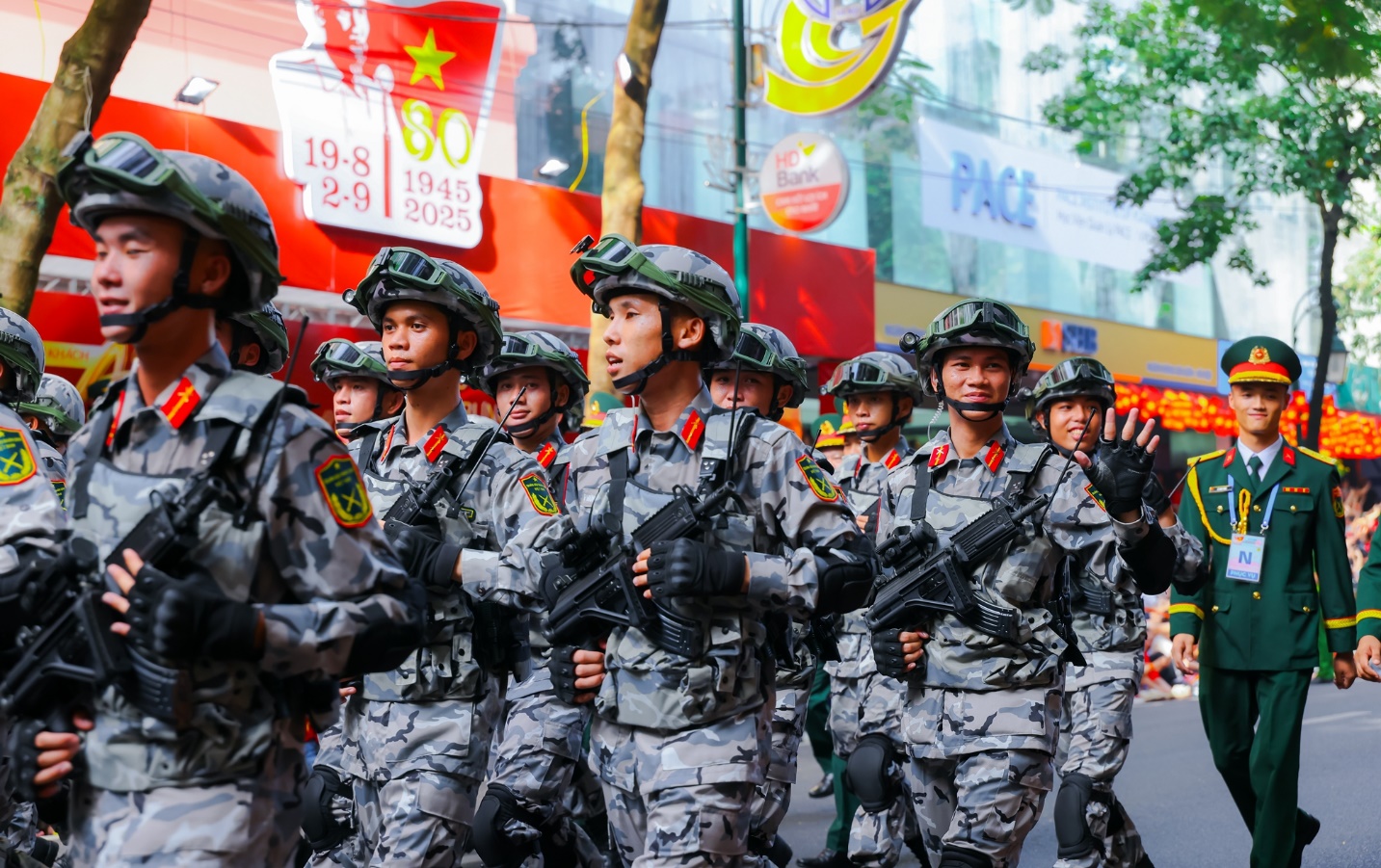 SHB đồng hành Fandom Yêu Nước: Tự hào hành trình lan toả niềm hạnh phúc là người Việt Nam - Ảnh 11.