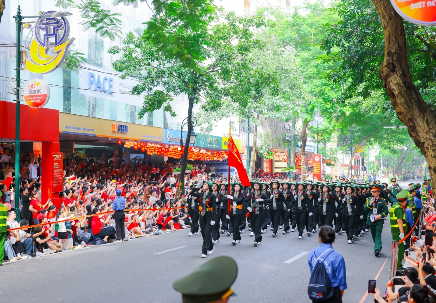 SHB đồng hành Fandom Yêu Nước: Tự hào hành trình lan toả niềm hạnh phúc là người Việt Nam - Ảnh 12.