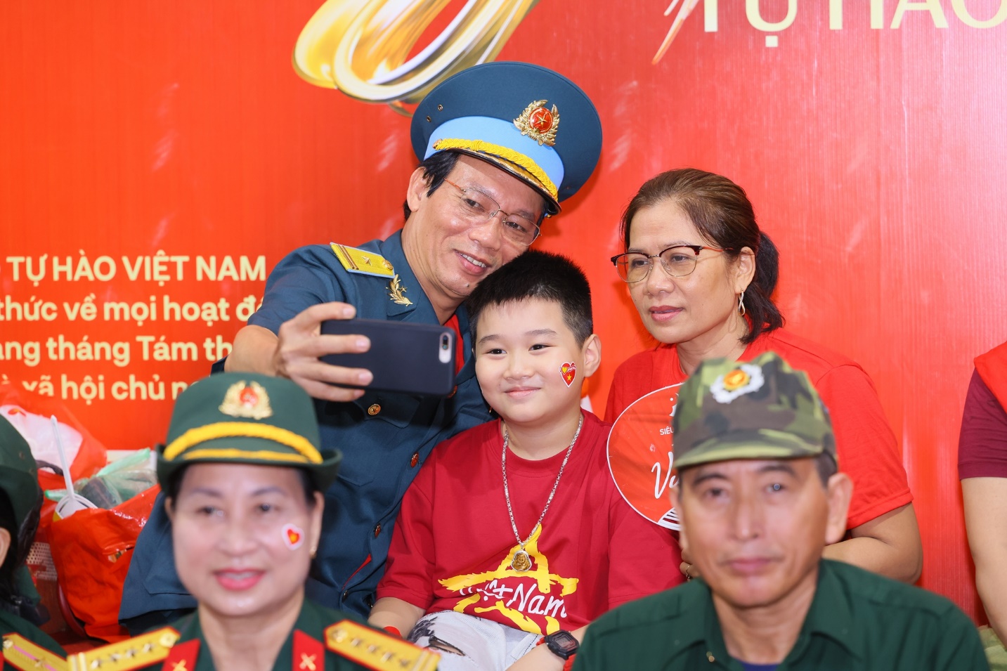 SHB đồng hành Fandom Yêu Nước: Tự hào hành trình lan toả niềm hạnh phúc là người Việt Nam - Ảnh 7.