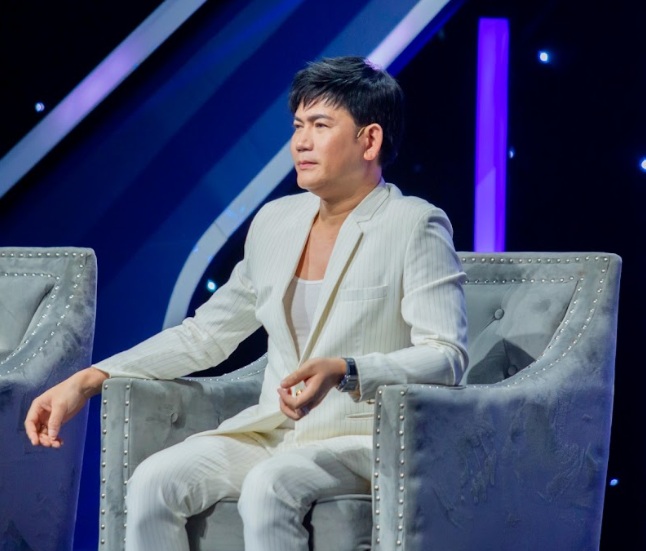 Nam ca sĩ sở hữu biệt thự trải từ Việt Nam sang Mỹ: "Tôi có của hiếm ít ai có"- Ảnh 1. Nam ca sĩ sở hữu biệt thự trải từ Việt Nam sang Mỹ: "Tôi có của hiếm ít ai có"- Ảnh 1.