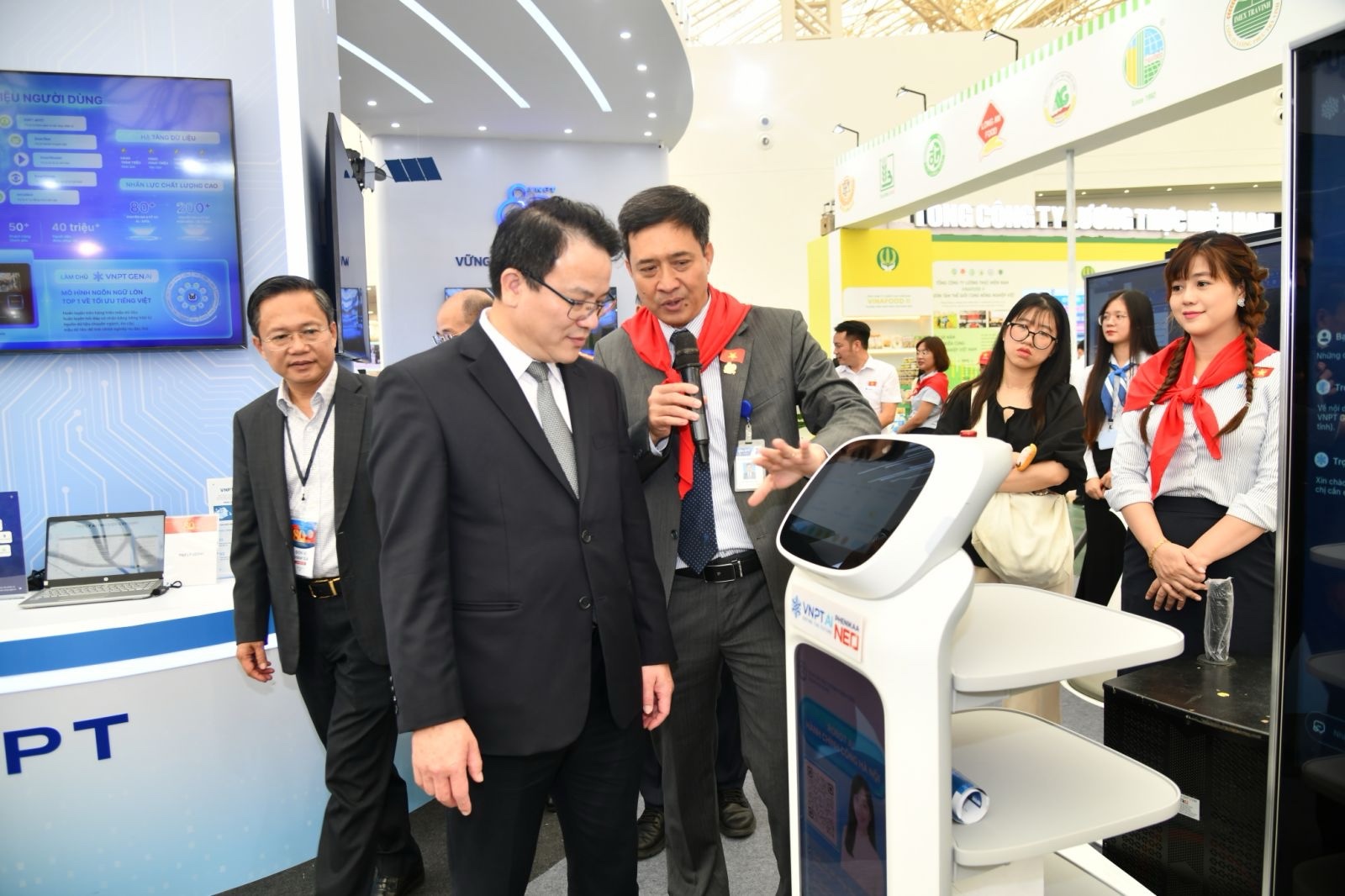 VNPT đề xuất triển khai 4 nhiệm vụ trọng tâm về AI - Ảnh 3. VNPT đề xuất triển khai 4 nhiệm vụ trọng tâm về AI - Ảnh 3.