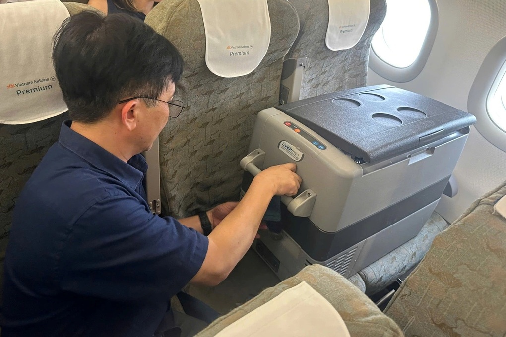 Chuyến bay lùi giờ để chở "vị khách đặc biệt" từ Phú Thọ vào Huế - Ảnh 3.