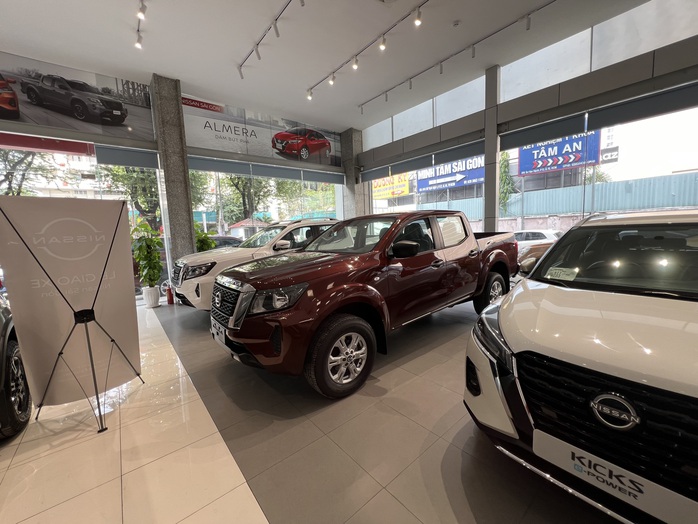 Nhiều mẫu xe chỉ bán được vài ba chiếc do... tháng cô hồn- Ảnh 1.