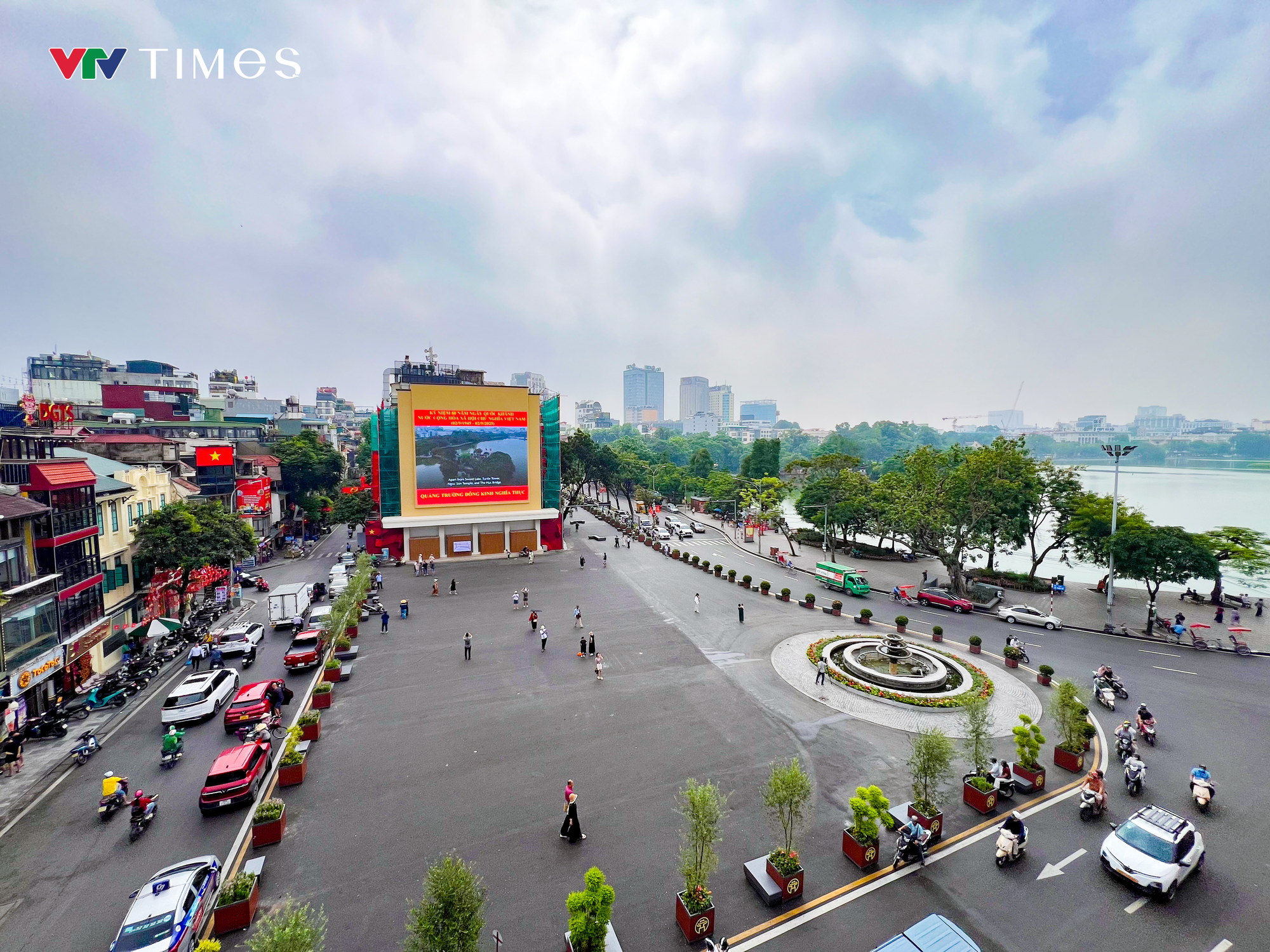 Quảng trường Đông Kinh Nghĩa Thục khoác lên mình diện mạo mới  - Ảnh 5.