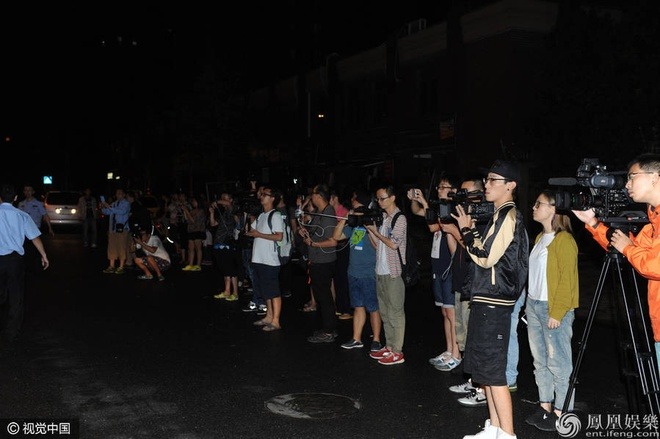 3 cái chết nghi thế lực ngầm nhúng tay ở Cbiz: Vụ ngã lầu của "mỹ nam cổ trang" chưa phải kinh hoàng nhất! - Ảnh 10. 3 cái chết nghi thế lực ngầm nhúng tay ở Cbiz: Vụ ngã lầu của "mỹ nam cổ trang" chưa phải kinh hoàng nhất! - Ảnh 10.