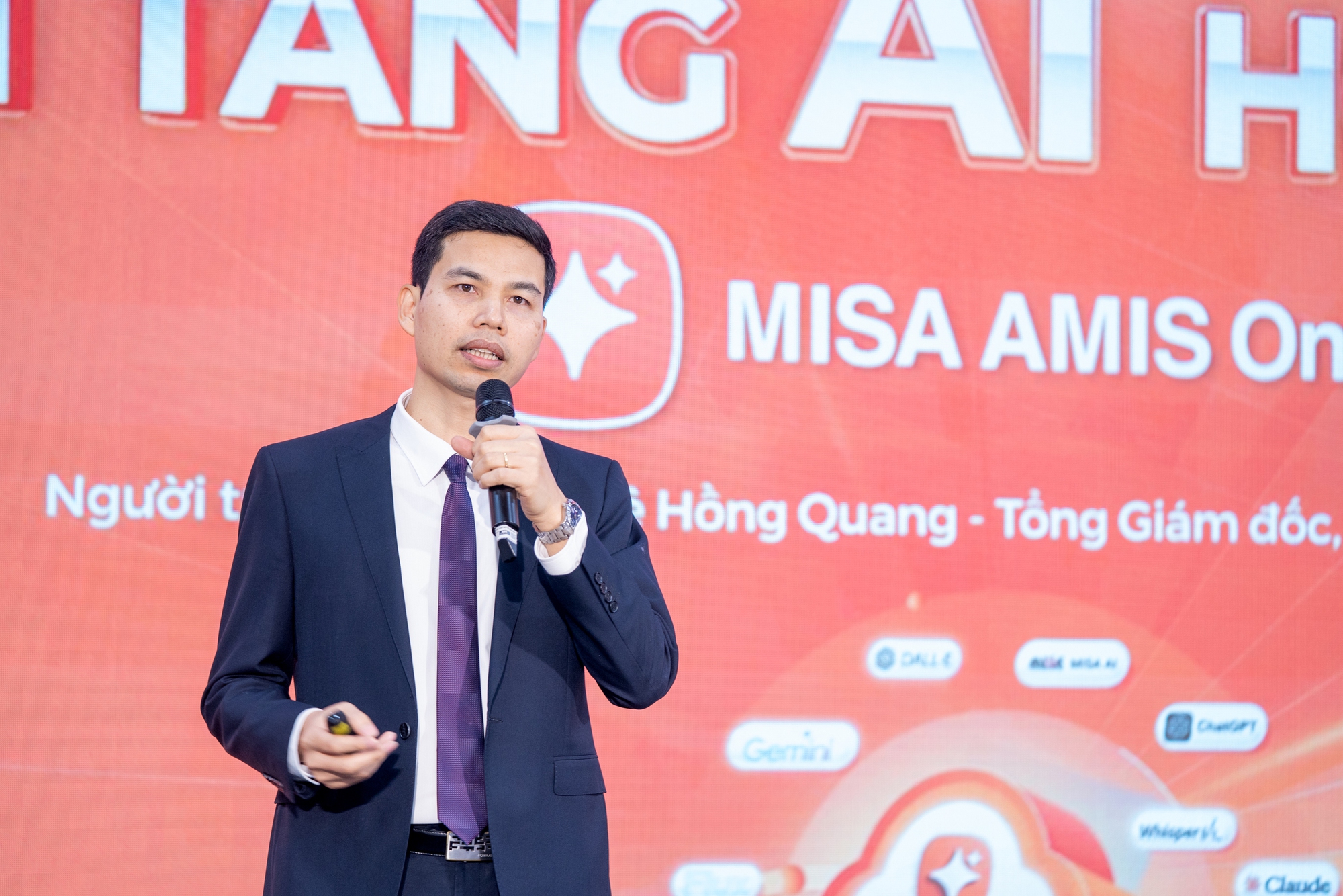 MISA ra mắt nền tảng AI "Make in Vietnam": Chỉ một tài khoản, sử dụng được tất cả các mô hình AI của ChatGPT, Gemini, Grok, DeepSeek - Ảnh 1.