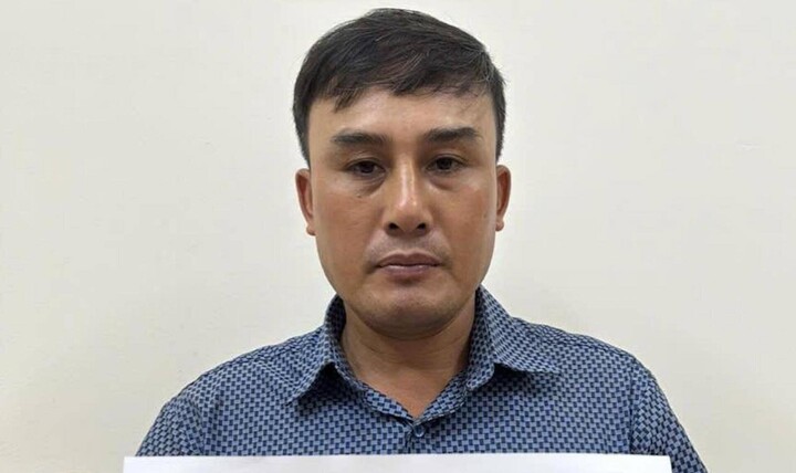 Bắt giữ khẩn cấp tài xế taxi 'chặt chém' người phụ nữ nghèo 2,5 triệu đồng cuốc xe 70km- Ảnh 1.