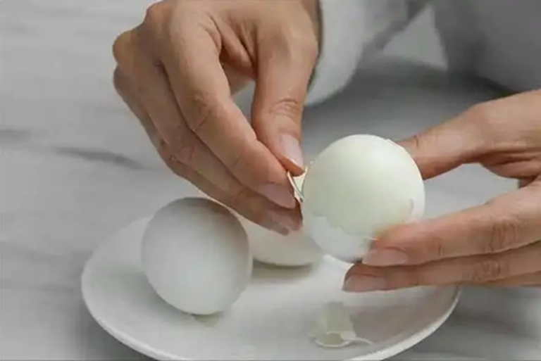 Ăn trứng luộc mỗi ngày bổ gan hay hại gan? Bác sĩ chỉ rõ 4 nguyên tắc cần nhớ- Ảnh 3.