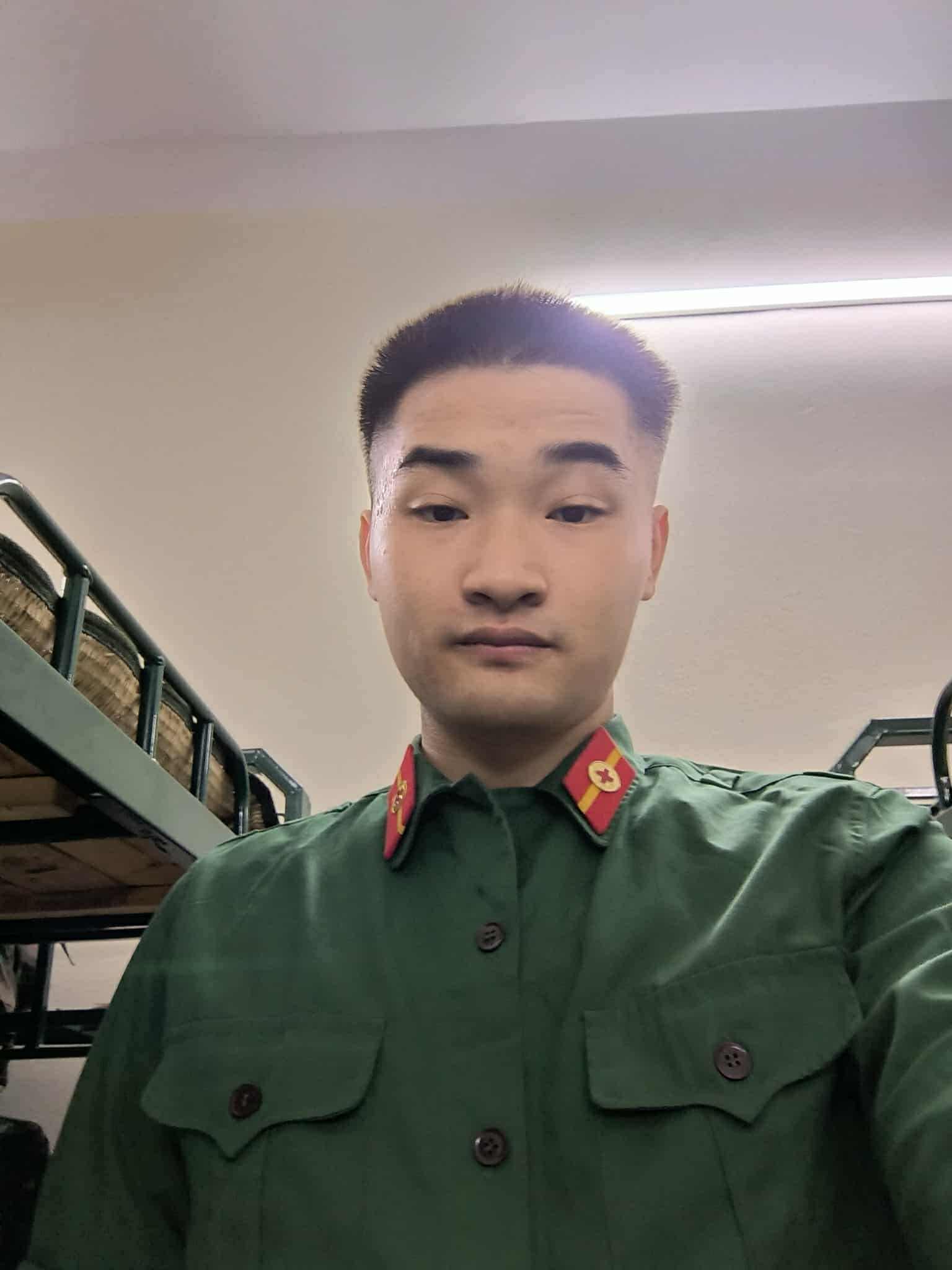 Bác sĩ nội trú mặc áo lính gây ấn tượng mạnh ngày chọn chuyên ngành: "Chăm sóc sức khỏe cho nhân dân cũng là bảo vệ Tổ quốc"- Ảnh 3.