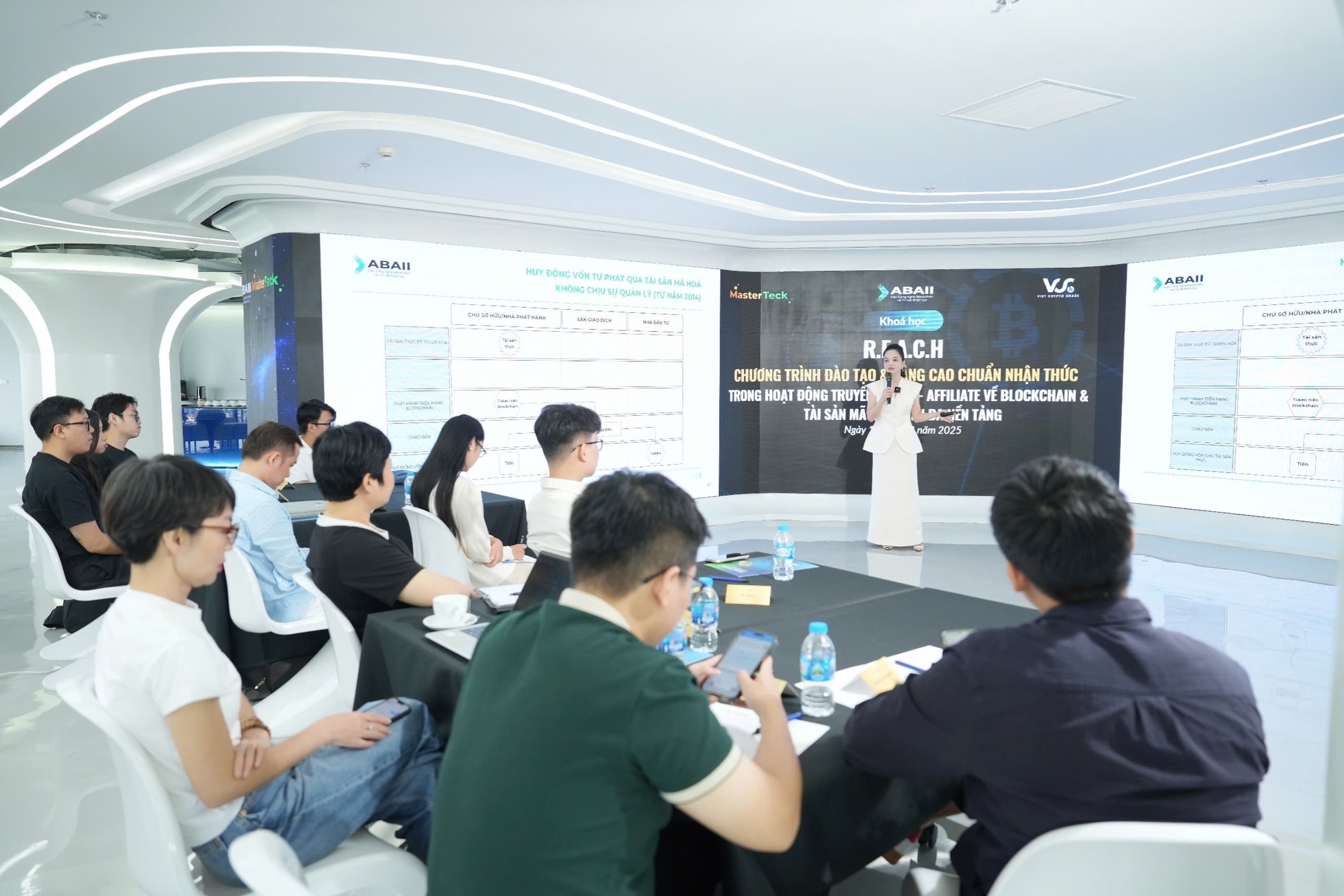 Lần đầu tiên tại Việt Nam: KOL, cộng đồng affiliate được đào tạo về tài sản mã hóa - Ảnh 1. Lần đầu tiên tại Việt Nam: KOL, cộng đồng affiliate được đào tạo về tài sản mã hóa - Ảnh 1.