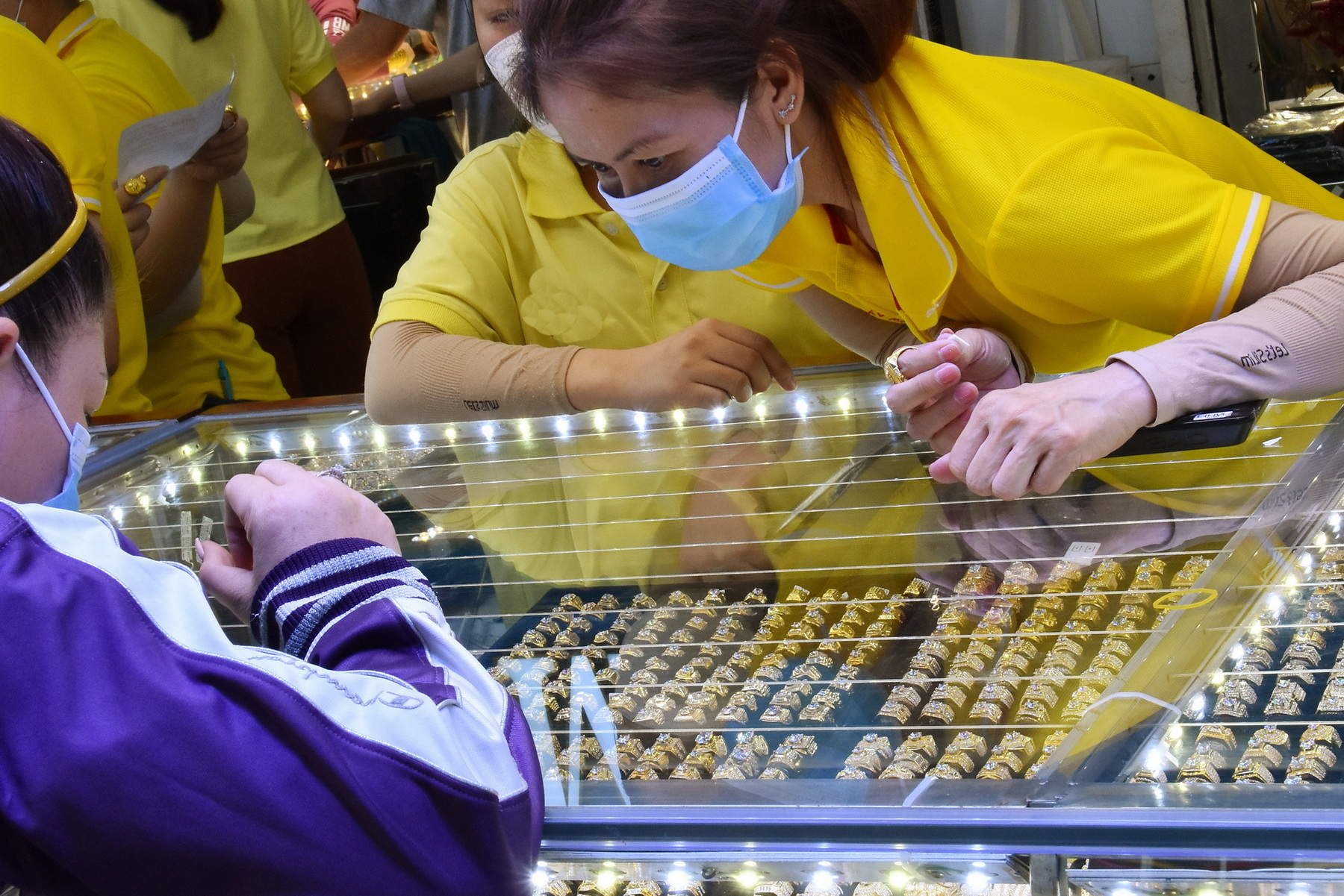 Giá vàng hôm nay 13-9: Tiếp tục đi lên - Ảnh 1. Giá vàng hôm nay 13-9: Tiếp tục đi lên - Ảnh 1.