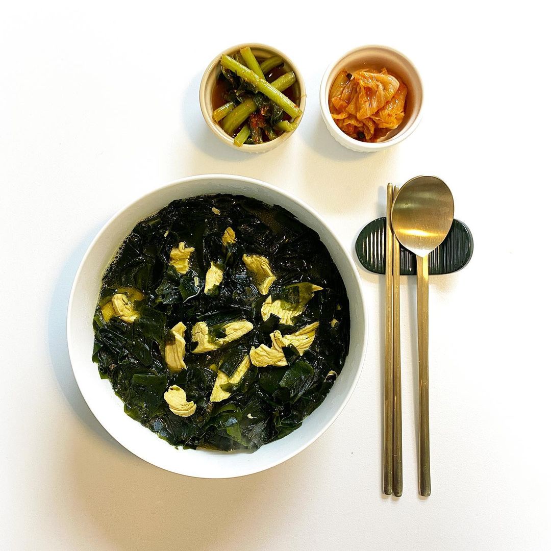 Loại rau được ca ngợi là siêu thực phẩm của Nhật Bản: Người Nhật ăn hàng ngày không hẳn vì sở thích mà để bổ máu, đẹp da, mượt tóc- Ảnh 4.