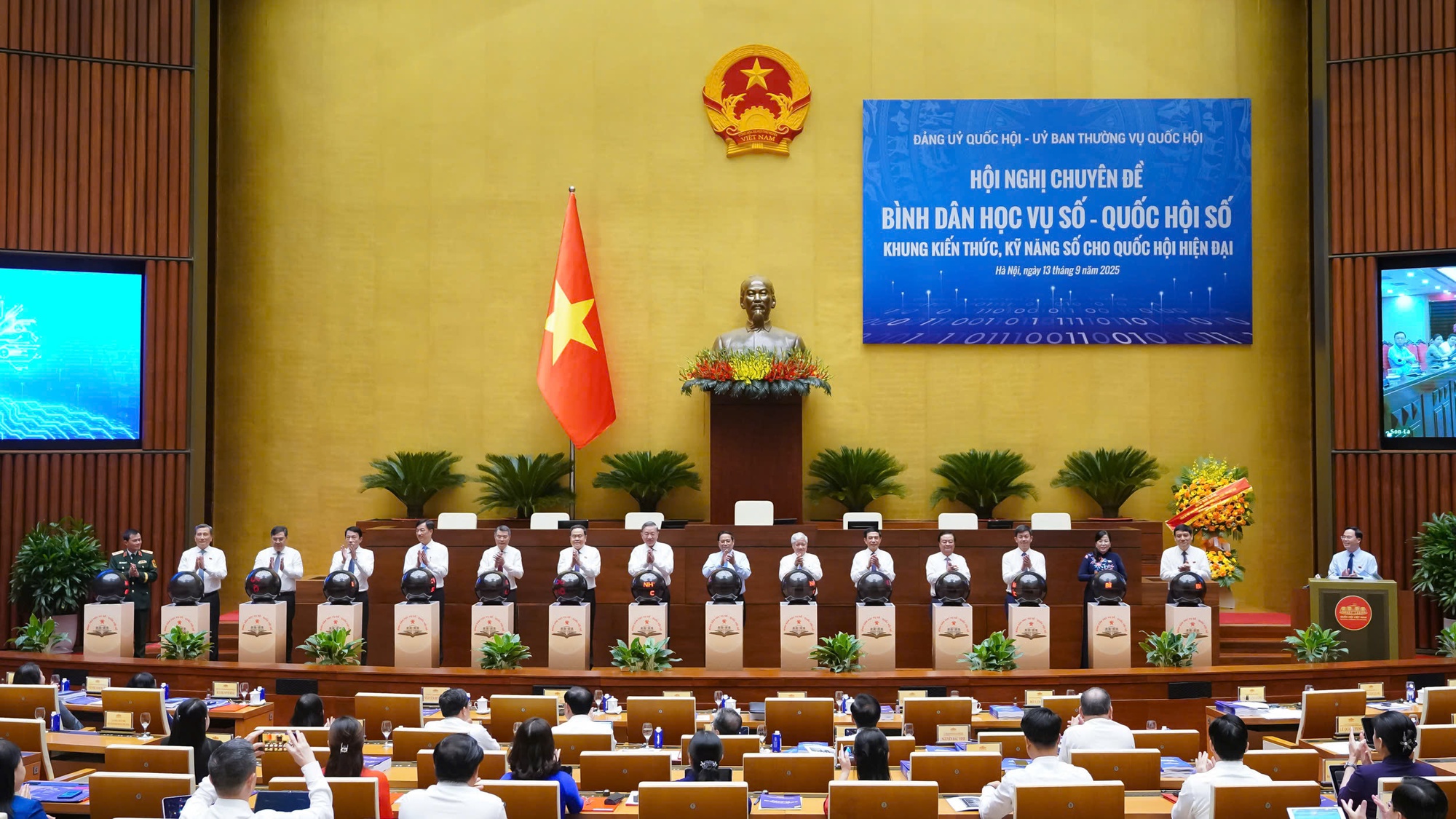 Tổng Bí thư yêu cầu bảo mật thông tin: "Làm lộ bí mật rất nguy hiểm" - Ảnh 1.