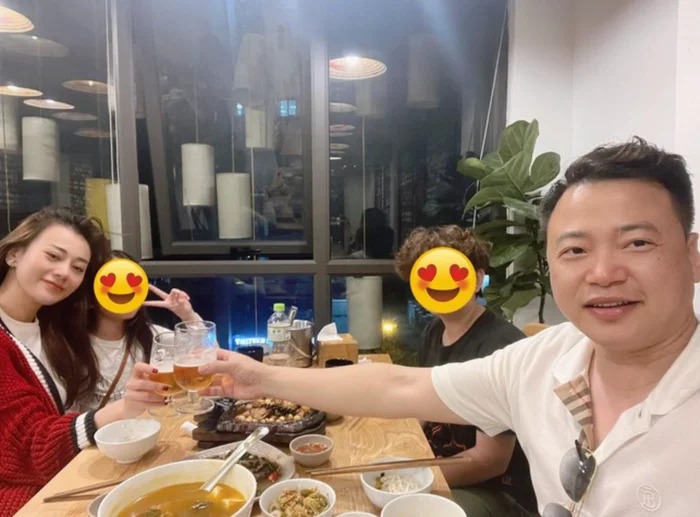 3 mẹ kế điểm 10 của showbiz Việt: Người viết thư xin được nuôi con riêng của chồng, người khẳng định "yêu con nhất trên đời"- Ảnh 10. 3 mẹ kế điểm 10 của showbiz Việt: Người viết thư xin được nuôi con riêng của chồng, người khẳng định "yêu con nhất trên đời"- Ảnh 10.