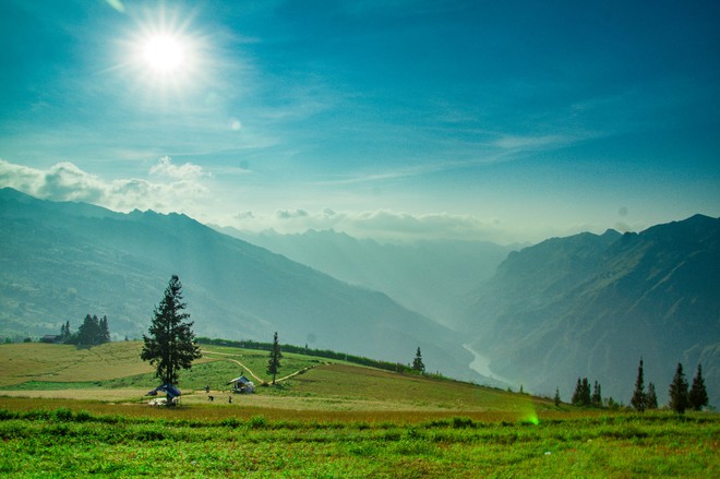 Thảo nguyên rộng lớn ngay vùng núi phía Bắc, cách Hà Nội 400km: Du khách nhận xét "như Châu Âu thu nhỏ"- Ảnh 3.