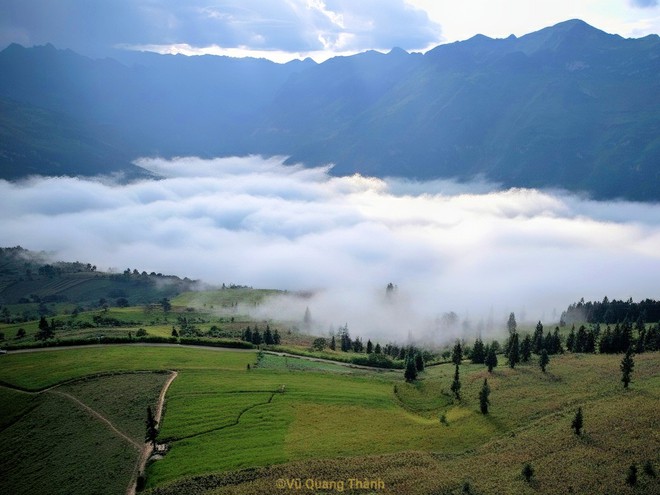 Thảo nguyên rộng lớn ngay vùng núi phía Bắc, cách Hà Nội 400km: Du khách nhận xét "như Châu Âu thu nhỏ"- Ảnh 2.