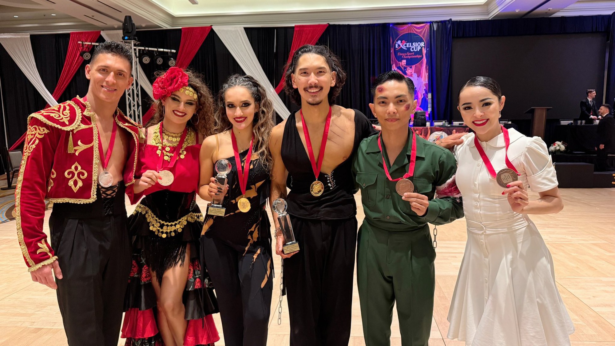 Khánh Thi bật khóc khi Phan Hiển giành huy chương thế giới đầy vẻ vang, tạo hình chiến sĩ yêu nước gây sốt MXH!- Ảnh 4. Khánh Thi bật khóc khi Phan Hiển giành huy chương thế giới đầy vẻ vang, tạo hình chiến sĩ yêu nước gây sốt MXH!- Ảnh 4.